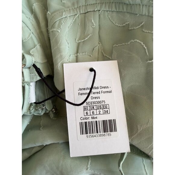 SHOWPO Janezkie Light Green Formal Tiered Gown Size US 2 NEW NWT - Picture 2 of 5